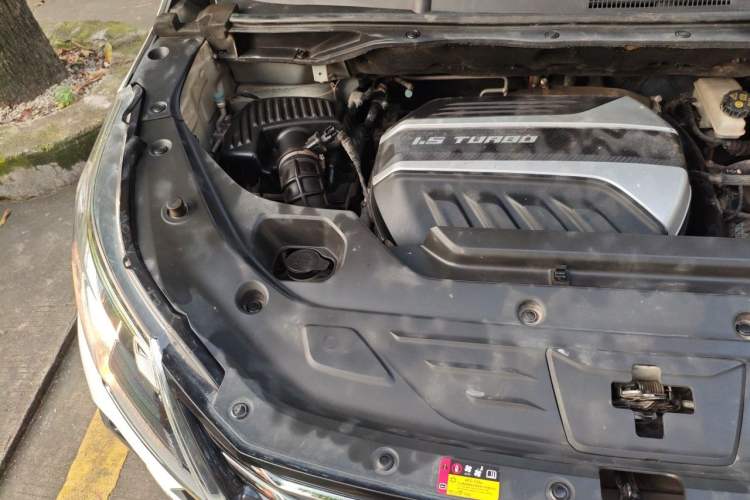 Used SAIC MAXUS G50 2021 PLUS 1.5T Automatic Navigation Version Engine Bay Right