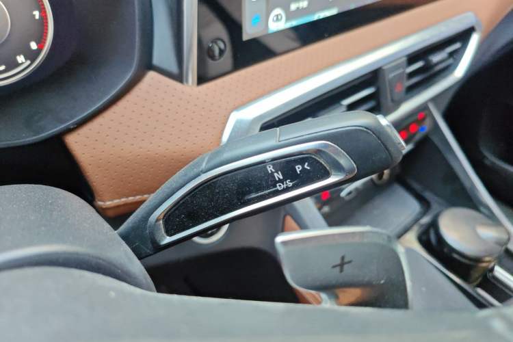 Used SAIC MAXUS G50 2021 PLUS 1.5T Automatic Cruise Version Gear Lever
