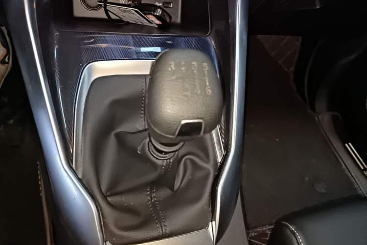 Used SAIC MAXUS G50 2021 1.5T Manual Touring B Gear Lever