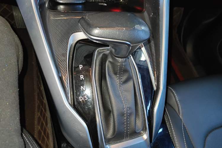 Used SAIC MAXUS G50 2021 1.5T Automatic Comfort Touring B Gear Lever