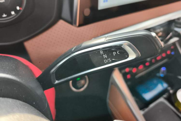 Used SAIC MAXUS G50 2021 PLUS 1.5T Automatic Escort Edition Gear Lever