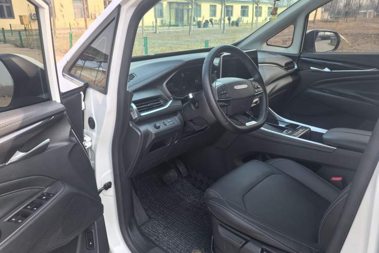 Used SAIC MAXUS G50 2021 PLUS 1.5T Automatic Cruise Version Interior 2