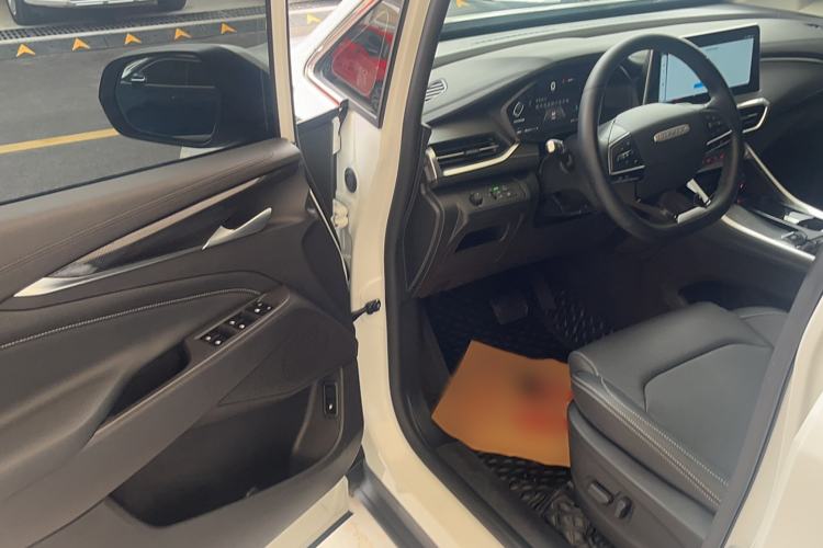 Used SAIC MAXUS G50 2021 PLUS 1.5T Automatic Escort Edition Interior 2
