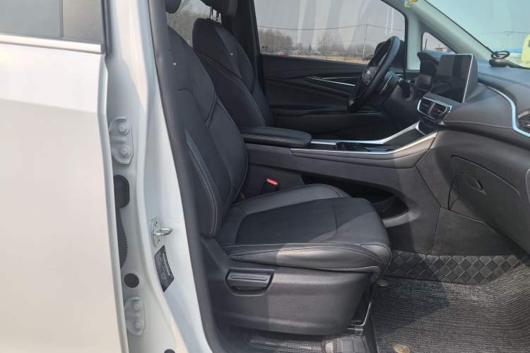 Used SAIC MAXUS G50 2021 PLUS 1.5T Automatic Cruise Version Interior 6