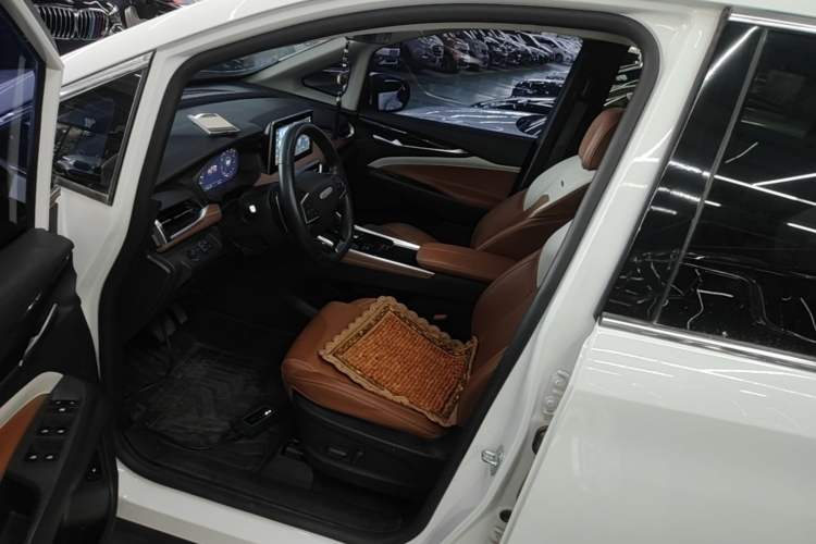 Used SAIC MAXUS G50 2021 PLUS 1.5T Automatic Travel Edition Left Front Seat