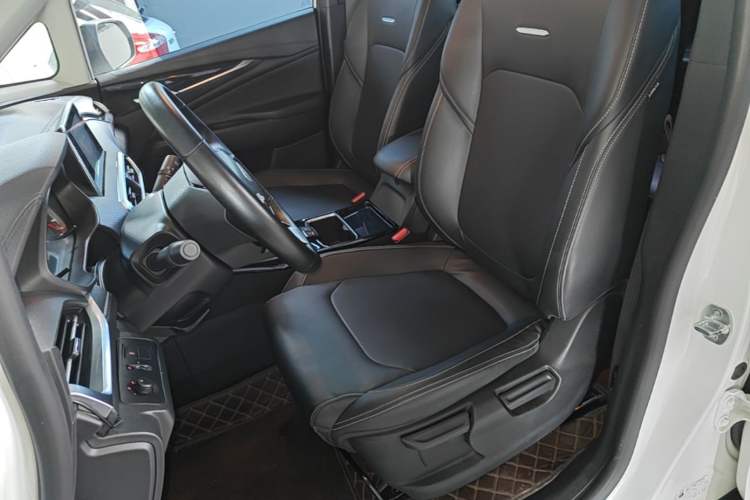 Used SAIC MAXUS G50 2021 1.5T Automatic Comfort Touring B Left Front Seat