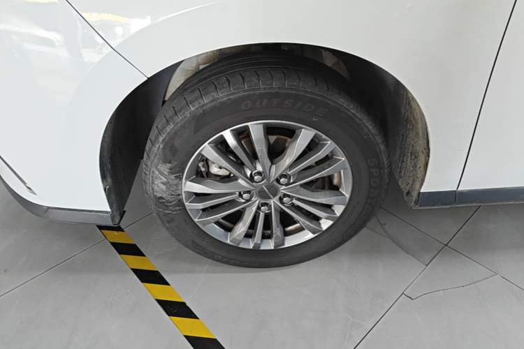 Used SAIC MAXUS G50 2021 1.5T Automatic Comfort Touring B Left Front Wheel Hub