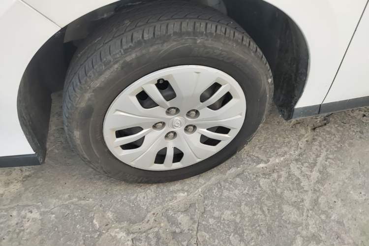 Used SAIC MAXUS G50 2021 1.5T Manual Comfort A Left Front Wheel Hub