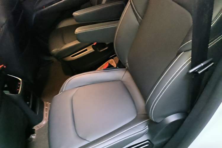Used SAIC MAXUS G50 2021 1.5T Manual Touring B Left Rear Seat