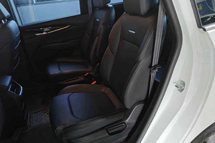 Used SAIC MAXUS G50 2021 1.5T Automatic Comfort Touring B Left Rear Seat