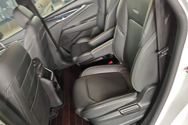 Used SAIC MAXUS G50 2021 1.5T Automatic Comfort Touring B Left Rear Seat