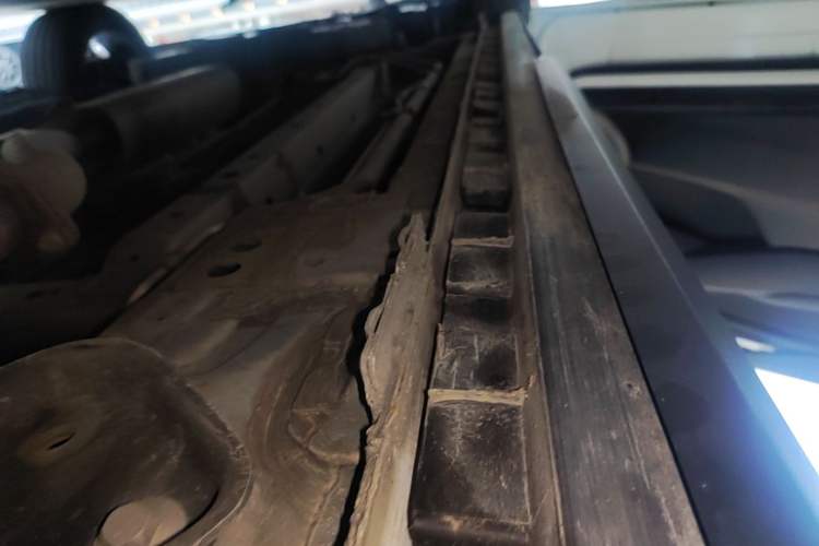 Used SAIC MAXUS G50 2021 PLUS 1.5T Automatic Pilot Edition Left Side Sill
