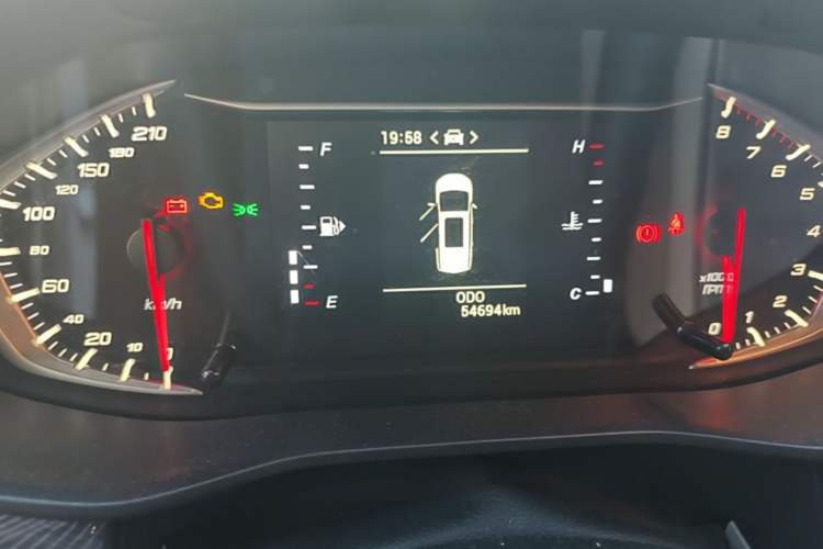 Used SAIC MAXUS G50 2021 1.5T Manual Comfort A Odometer Close Up