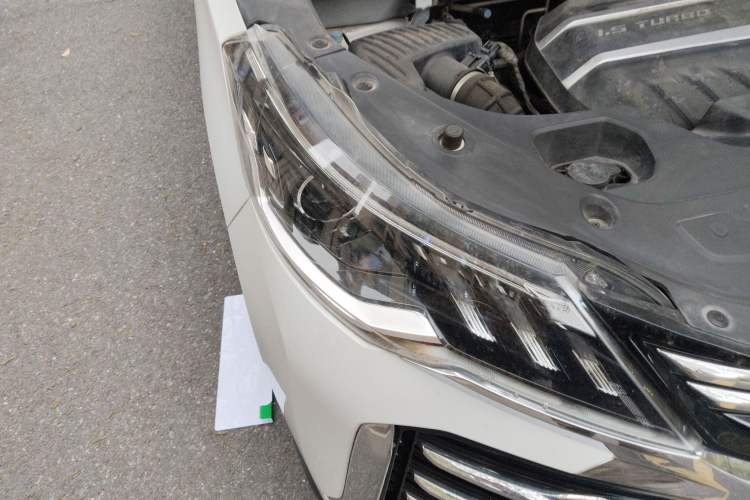 Used SAIC MAXUS G50 2021 PLUS 1.5T Automatic Navigation Version Right Front Headlight