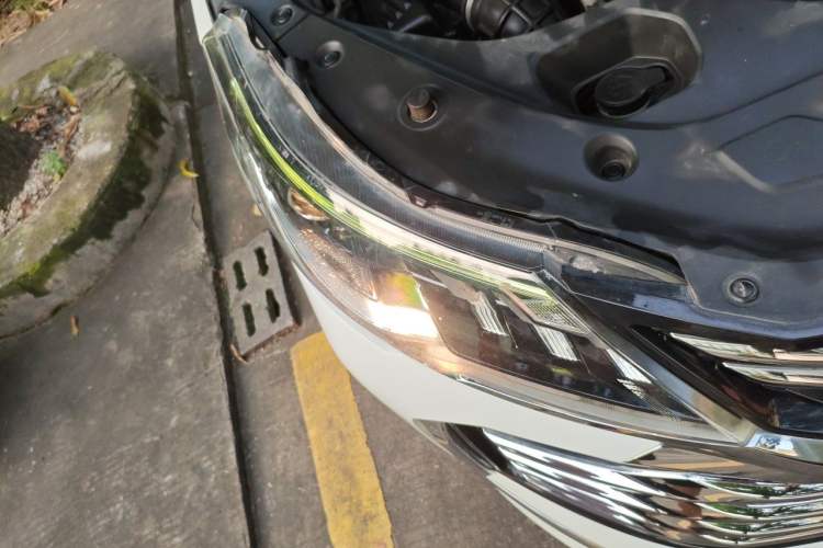 Used SAIC MAXUS G50 2021 PLUS 1.5T Automatic Navigation Version Right Front Headlight