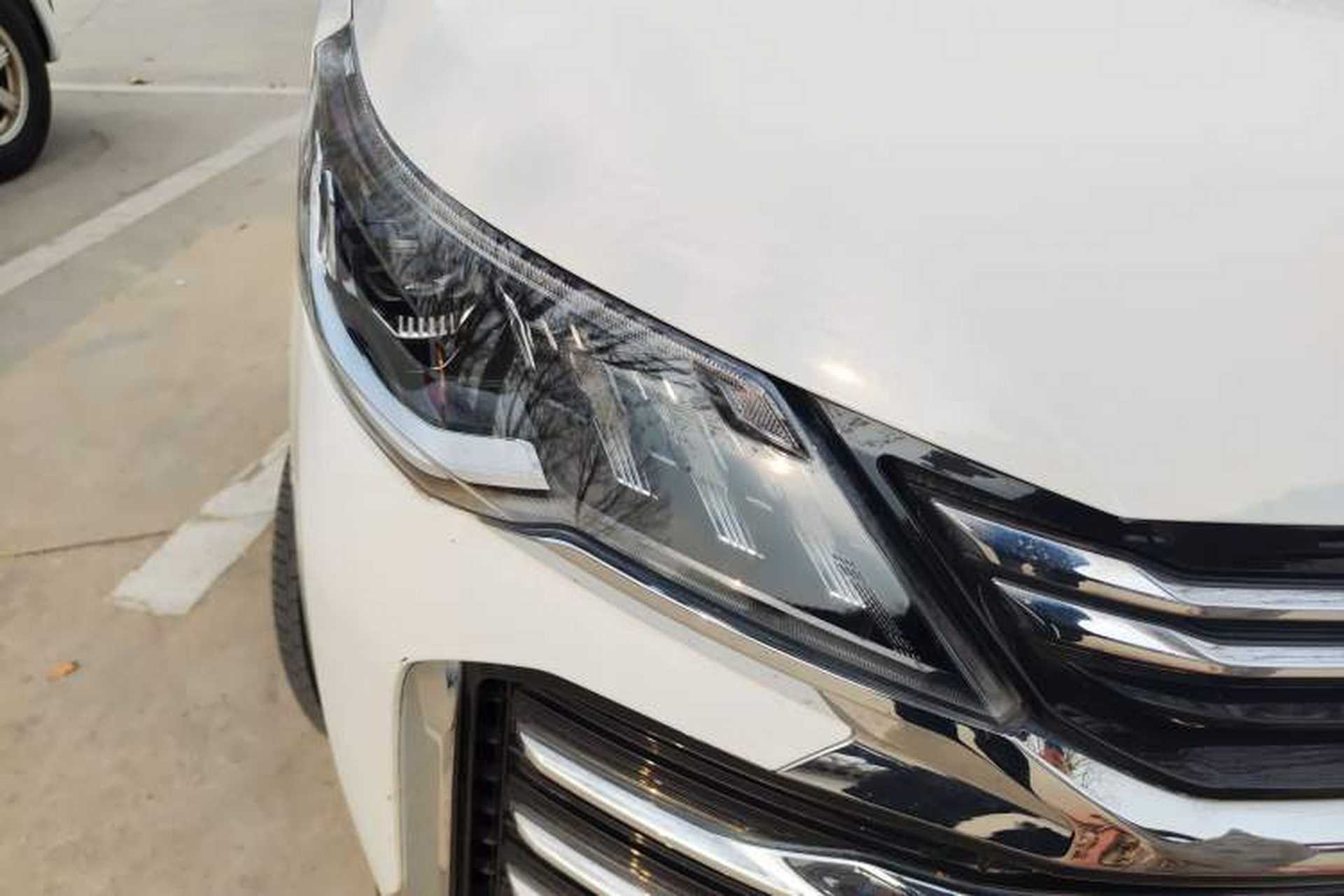 Used SAIC MAXUS G50 2021 PLUS 1.5T Automatic Escort Edition Right Front Headlight