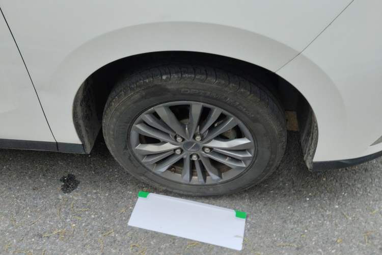 Used SAIC MAXUS G50 2021 PLUS 1.5T Automatic Navigation Version Right Front Wheel Hub