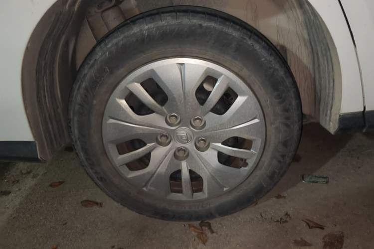 Used SAIC MAXUS G50 2021 1.5T Manual Comfort A Right Front Wheel Hub