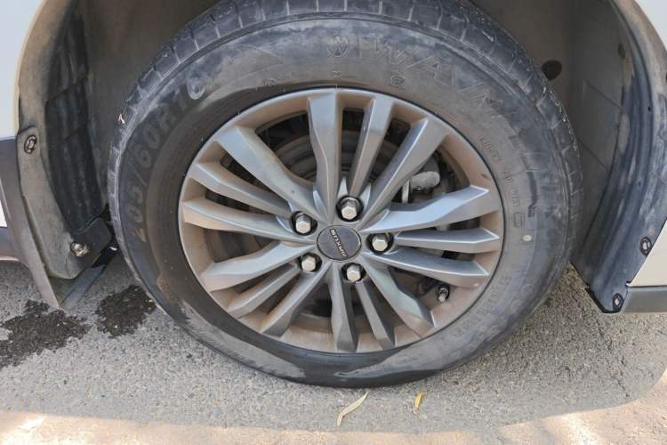 Used SAIC MAXUS G50 2021 1.5T Manual Touring B Right Front Wheel Hub