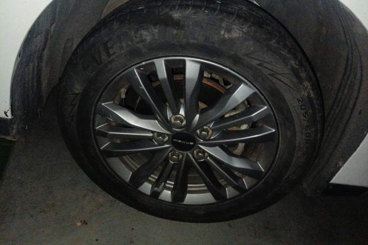 Used SAIC MAXUS G50 2021 1.5T Automatic Comfort Touring B Right Front Wheel Hub