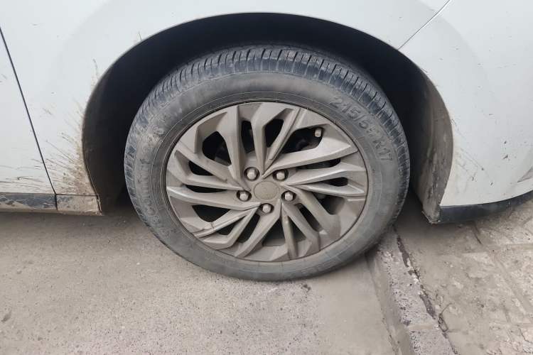 Used SAIC MAXUS G50 2021 PLUS 1.5T Automatic Cruise Version Right Front Wheel Hub