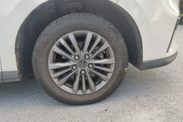Used SAIC MAXUS G50 2021 PLUS 1.5T Automatic Smart Enjoyment Base Model Right Front Wheel Hub