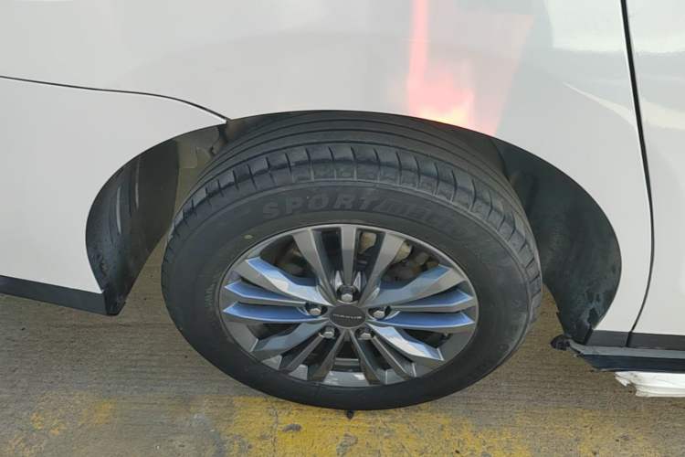 Used SAIC MAXUS G50 2021 1.5T Automatic Comfort Touring B Right Rear Wheel Hub