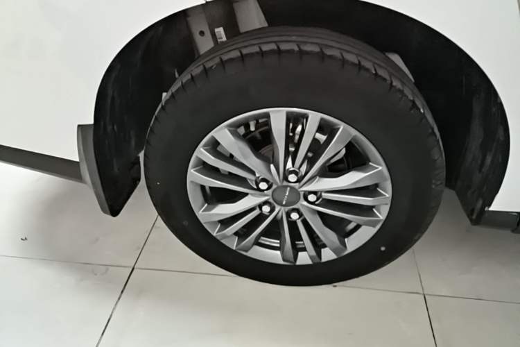 Used SAIC MAXUS G50 2021 1.5T Manual Touring B Right Rear Wheel Hub