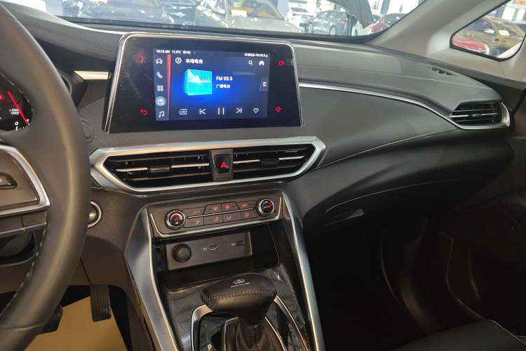 Used SAIC MAXUS G50 2022 1.5T Automatic Comfort Touring B Audio And AC Panel