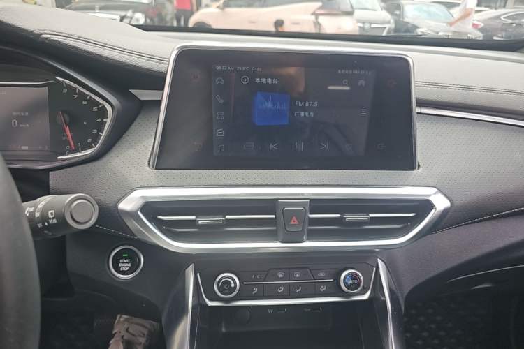 Used SAIC MAXUS G50 2022 1.5T Automatic Comfort Touring B Audio And AC Panel