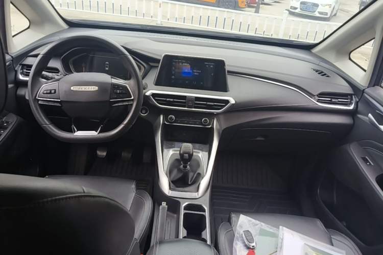 Used SAIC MAXUS G50 2022 1.5T Manual Comfort B Center Console