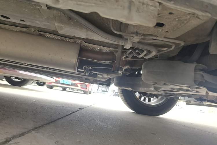 Used SAIC MAXUS G50 2022 1.5T Manual Comfort B Chassis Front Right