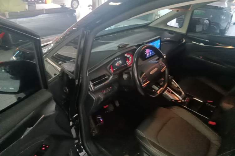 Used SAIC MAXUS G50 2022 1.5T Automatic Comfort Touring B Driver Seat
