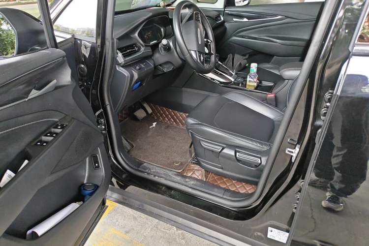 Used SAIC MAXUS G50 2022 1.5T Automatic Comfort Touring B Driver Seat