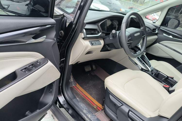 Used SAIC MAXUS G50 2022 1.5T Automatic Comfort Touring A Driver Seat