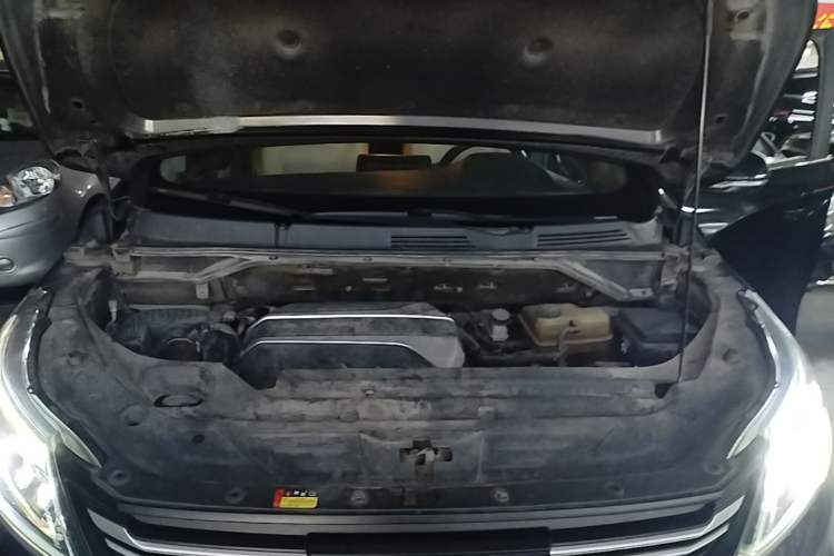 Used SAIC MAXUS G50 2022 1.5T Manual Touring A Engine Bay