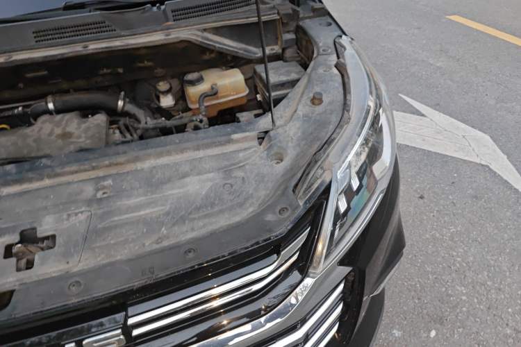 Used SAIC MAXUS G50 2022 1.5T Manual Comfort B Engine Bay Left
