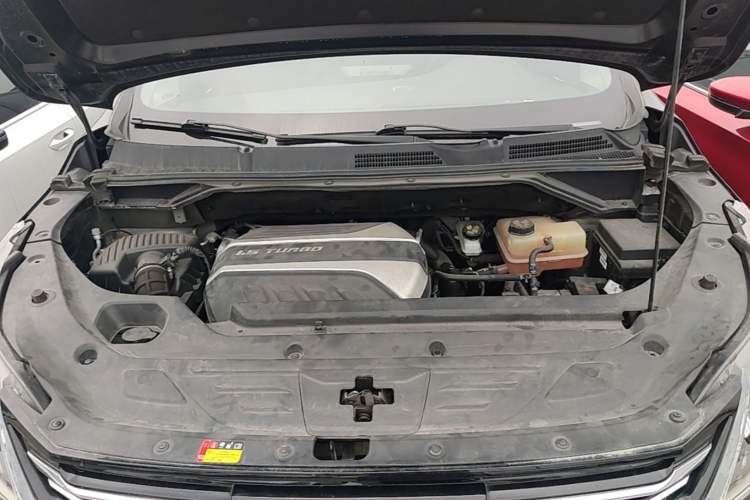 Used SAIC MAXUS G50 2022 1.5T Manual Touring A Engine Bay