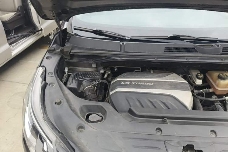Used SAIC MAXUS G50 2022 1.5T Manual Comfort B Engine Bay Right