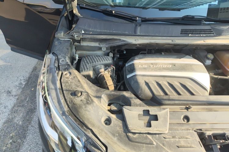 Used SAIC MAXUS G50 2022 1.5T Manual Touring A Engine Bay Right