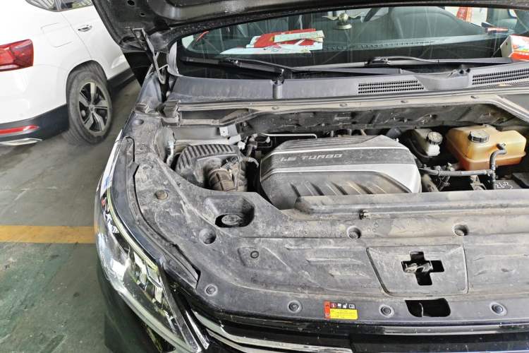 Used SAIC MAXUS G50 2022 1.5T Automatic Comfort Touring B Engine Bay Right