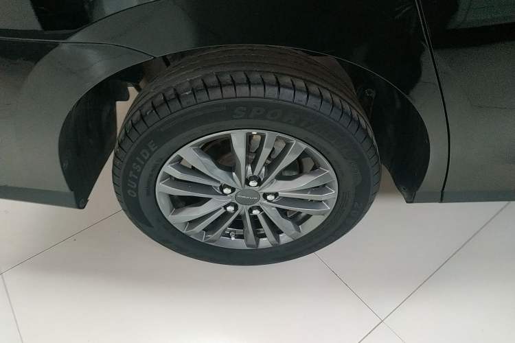 Used SAIC MAXUS G50 2022 1.5T Automatic Comfort Touring B Exterior 5