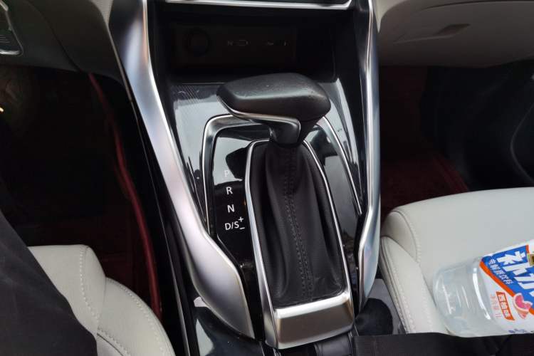Used SAIC MAXUS G50 2022 1.5T Automatic Comfort Touring A Gear Lever