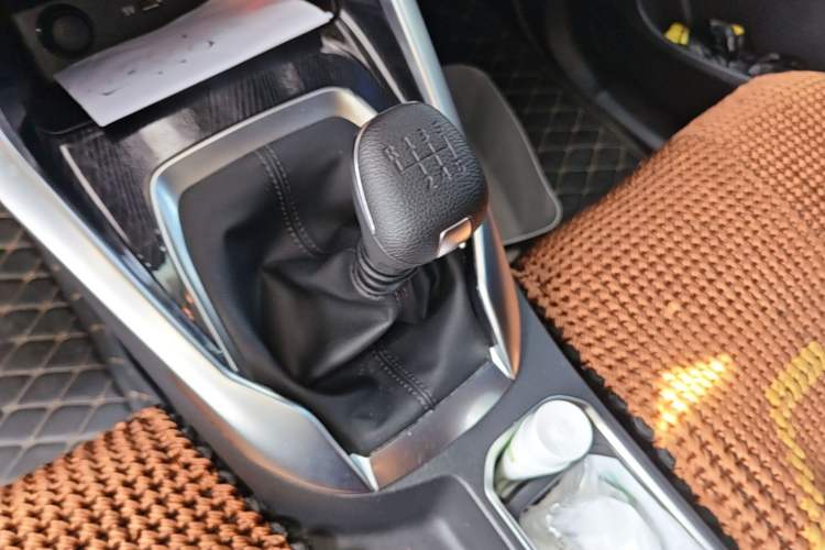 Used SAIC MAXUS G50 2022 1.5T Manual Comfort B Gear Lever
