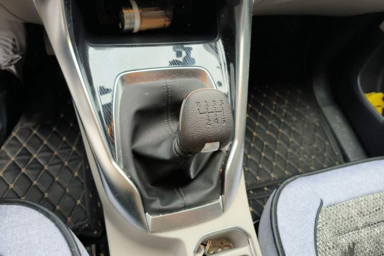 Used SAIC MAXUS G50 2022 1.5T Manual Touring A Gear Lever