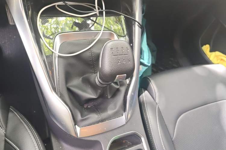 Used SAIC MAXUS G50 2022 1.5T Manual Comfort B Gear Lever