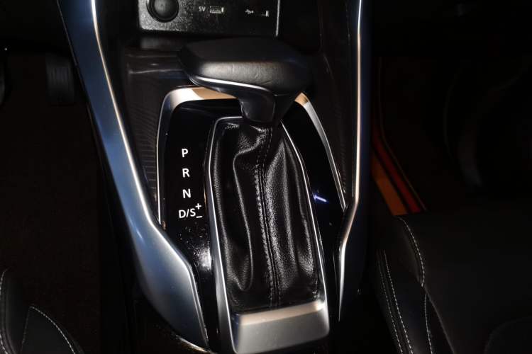 Used SAIC MAXUS G50 2022 1.5T Automatic Comfort Touring B Gear Lever