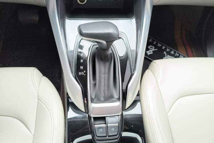 Used SAIC MAXUS G50 2022 1.5T Automatic Comfort Touring A Gear Lever