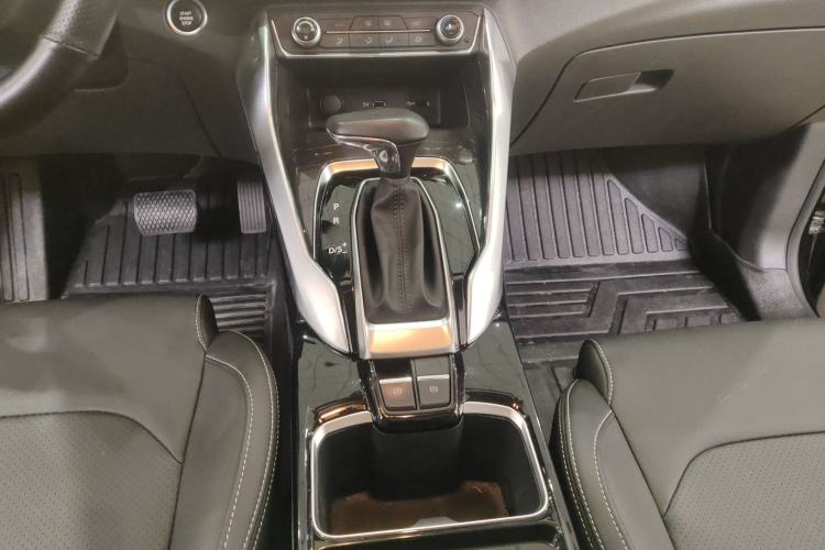 Used SAIC MAXUS G50 2022 1.5T Automatic Comfort Touring B Gear Lever