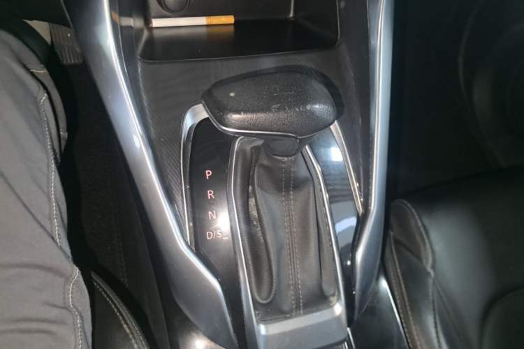 Used SAIC MAXUS G50 2022 1.5T Automatic Comfort Touring B Gear Lever
